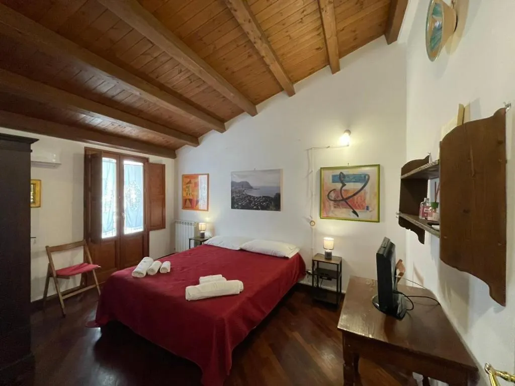 House Quattro Canti Palermo Apartment